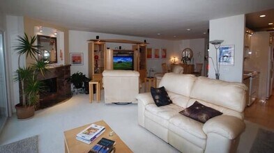 101 Antigua Ct in Coronado, CA - Building Photo - Building Photo