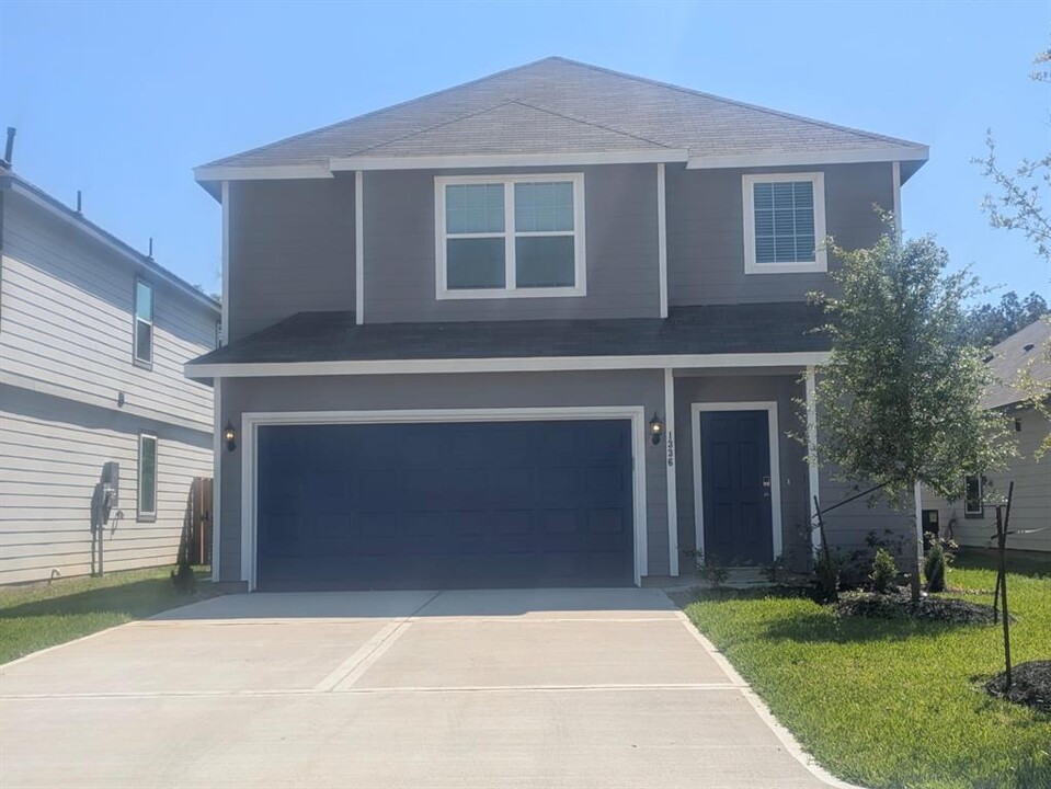 1336 Sue Peak Dr in Conroe, TX - Building Photo