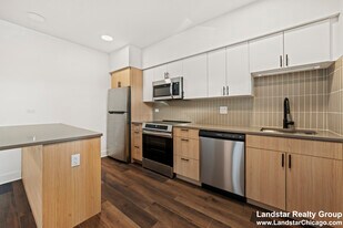 1241 Chicago Ave in Evanston, IL - Building Photo