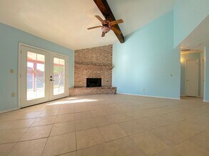 7605 Iroquois Dr in El Paso, TX - Building Photo - Building Photo