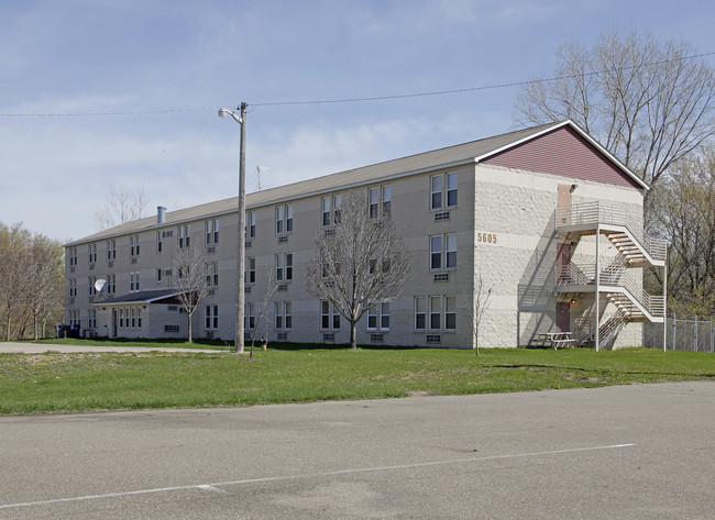 Valleyfair Commons in Shakopee, MN - Building Photo - Building Photo