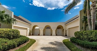 8414 Poinciana Pl in Indian River Shores, FL - Building Photo