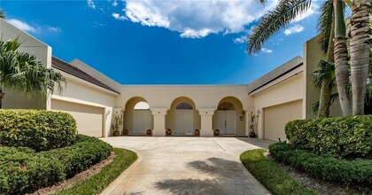 8414 Poinciana Pl in Indian River Shores, FL - Foto de edificio - Building Photo