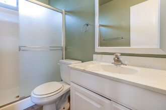 5156 Ewing St in San Diego, CA - Building Photo - Building Photo