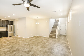 8112 Satin Carnation Ln in Las Vegas, NV - Building Photo - Building Photo