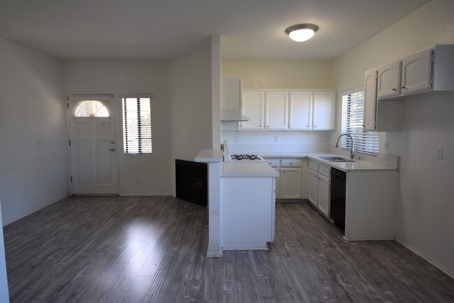 5744 Colfax Ave, Unit 01 in Los Angeles, CA - Foto de edificio - Building Photo