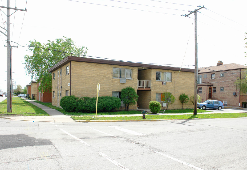 2450 Rose St in Franklin Park, IL - Building Photo