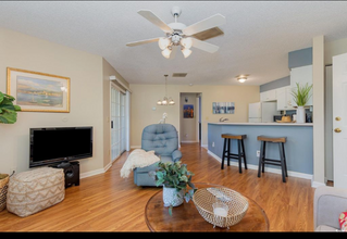 1350 McMaster Dr in Myrtle Beach, SC - Foto de edificio - Building Photo