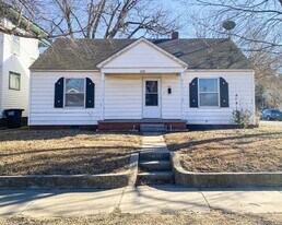 1631 W Cherokee Ave in Enid, OK - Building Photo