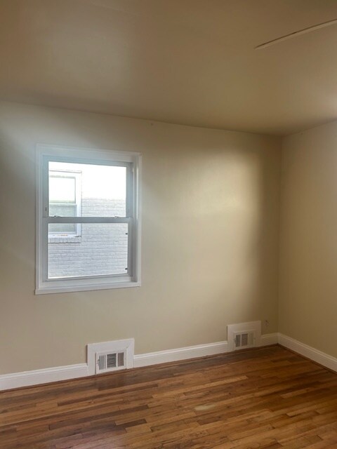 1549 Fort Dupont St SE in Washington, DC - Building Photo - Building Photo