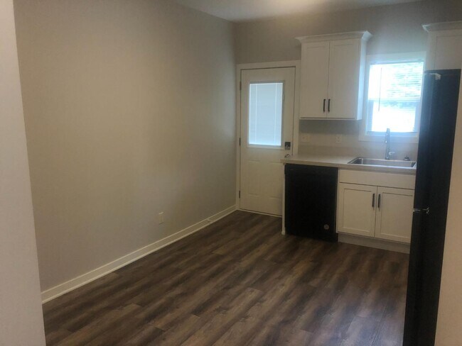 949 Fulton St W in Grand Rapids, MI - Building Photo - Building Photo