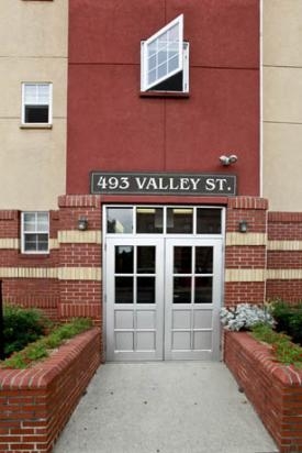 Valley View Apartments in Orange, NJ - Building Photo - Building Photo