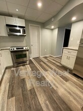 545 Hollydell Rd in Kelowna, BC - Building Photo - Building Photo