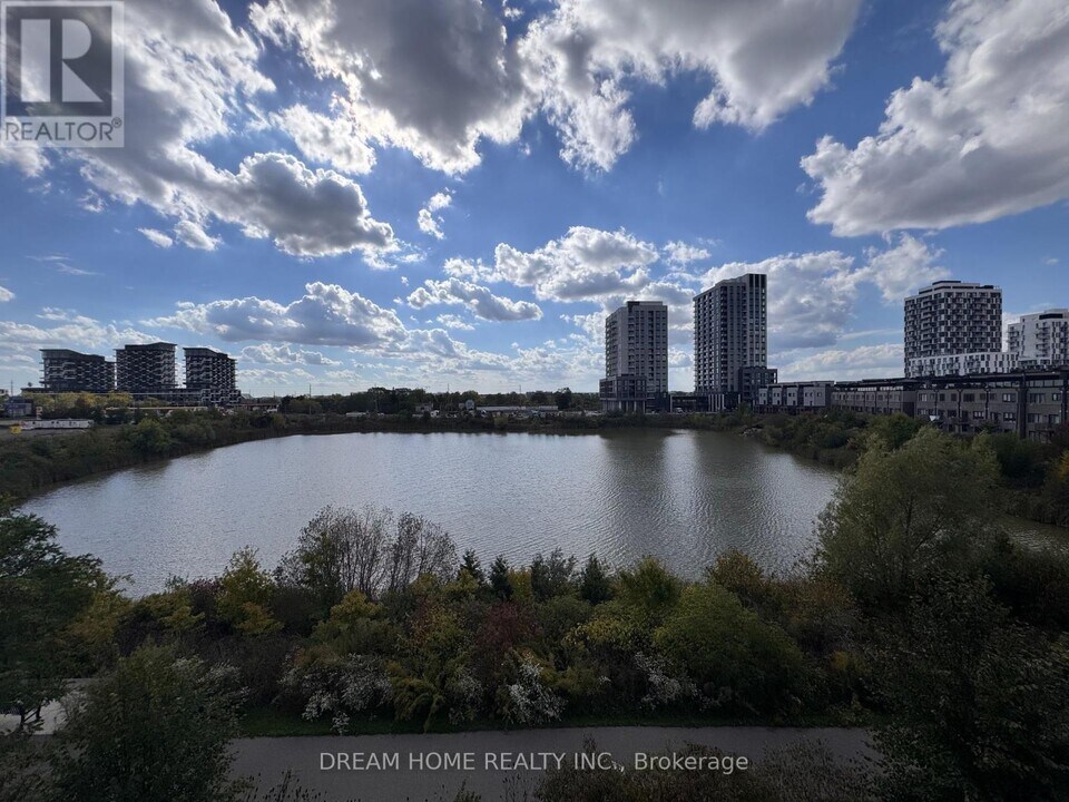 3048 Cascade Common in Oakville, ON - Building Photo