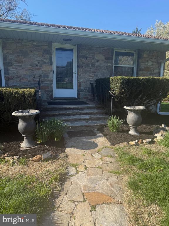 536 Hampton Ln in Towson, MD - Building Photo - Building Photo