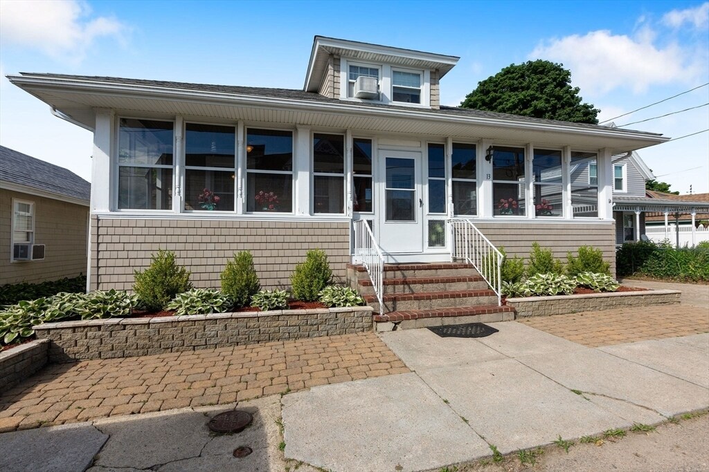 13 5th St in Wareham, MA - Building Photo