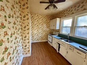 44 E Parkwood Dr in Dayton, OH - Building Photo - Building Photo