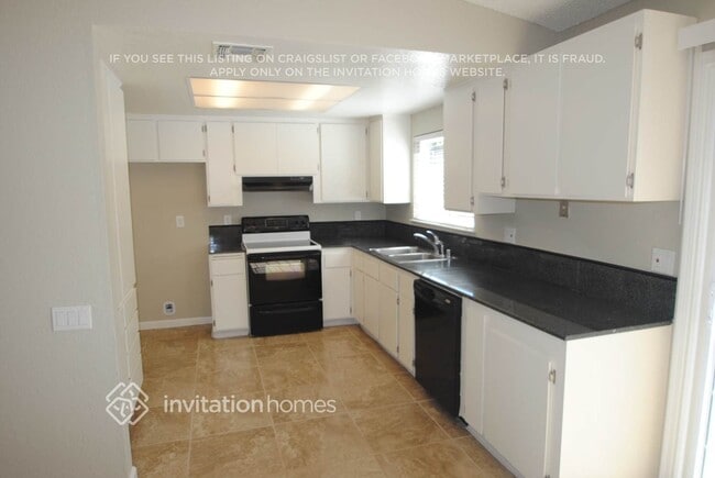 7500 Verdugo Way in Sacramento, CA - Building Photo - Building Photo