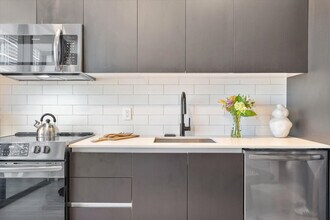 398 NE 5th St, Unit SI ID1340730P in Miami, FL - Foto de edificio - Building Photo