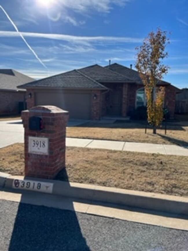 property at 3918 Wiltshire Dr
