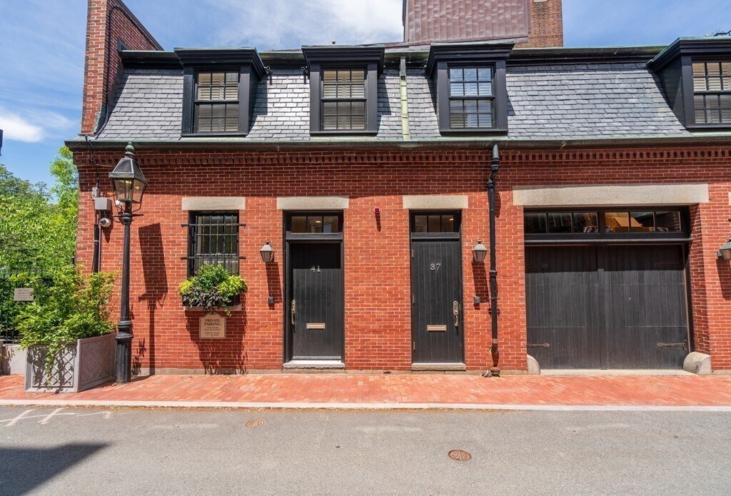 41 Beaver Pl in Boston, MA - Building Photo