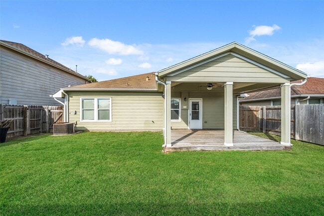 11635 Pebble Sands Dr in Tomball, TX - Foto de edificio - Building Photo