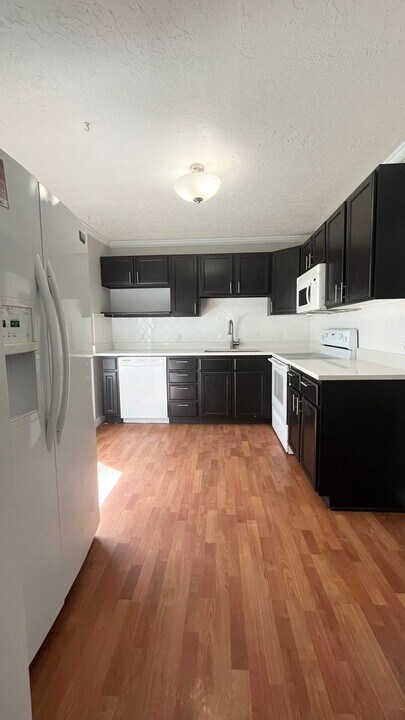 55 E 11000 S in Sandy, UT - Building Photo