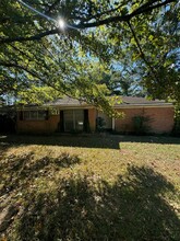 8900 Acacia Ln in Shreveport, LA - Foto de edificio - Building Photo