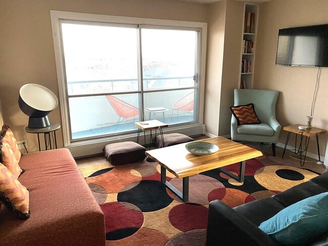 9725-9106 106 St in Edmonton, AB - Building Photo - Building Photo