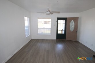 1003 Estelle Ave in Killeen, TX - Foto de edificio - Building Photo