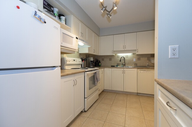 2700 McCallum Rd in Abbotsford, BC - Building Photo - Building Photo