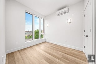 BRUCKNER BOULEVARD in Bronx, NY - Building Photo