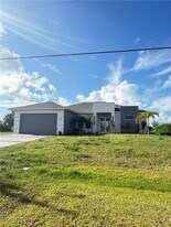 2524 NW 6th Terrace in Cape Coral, FL - Building Photo