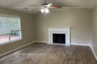 4518 Legend Hollow Ln in Powder Springs, GA - Foto de edificio - Building Photo