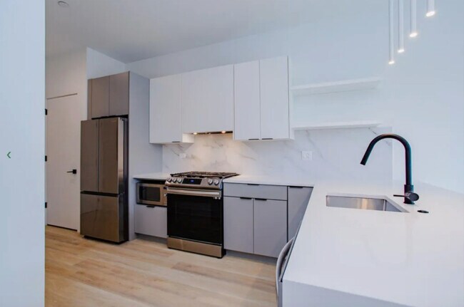 property at 3821 N Ashland Ave