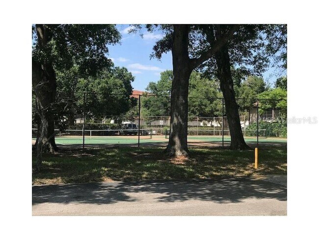 2912 S Semoran Blvd in Orlando, FL - Building Photo - Building Photo