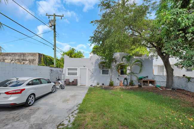 5422-5434 NW 5th Ave in Miami, FL - Building Photo - Building Photo