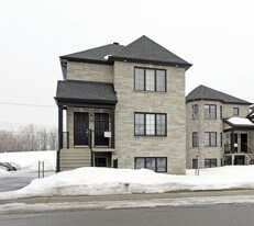 4125-4137 Bertin in Laval, QC - Building Photo