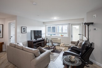 Emerald Hills Landing in Sherwood Park, AB - Building Photo - Interior Photo