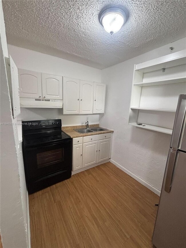 property at 542 NW 8th St