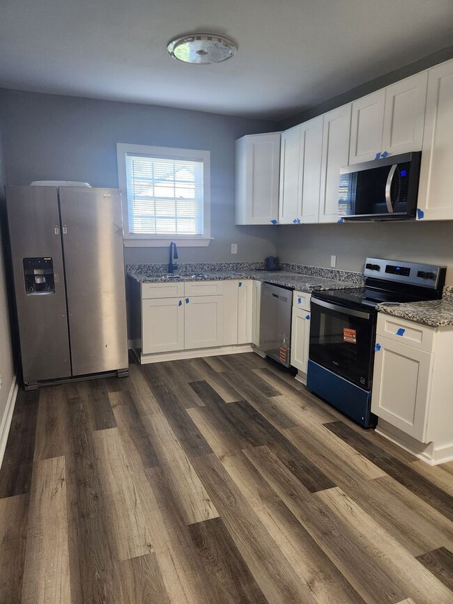 1131 Hawk St in Petersburg, VA - Building Photo - Building Photo