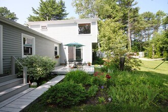 14 Sandy Beach Rd in Freeport, ME - Building Photo - Building Photo