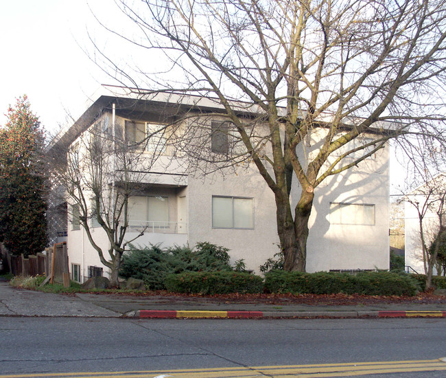 Trenton Apartments in Seattle, WA - Foto de edificio - Building Photo