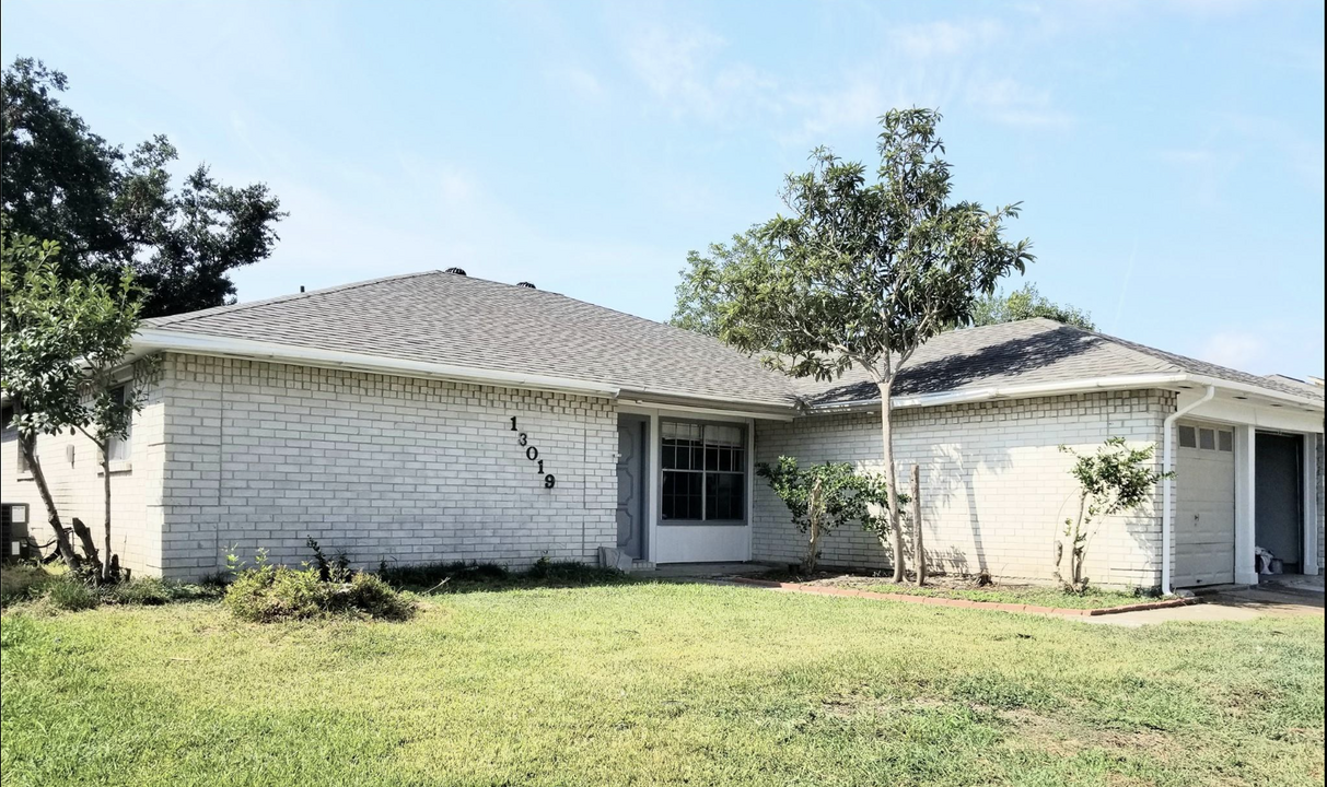 13019 Bassford Dr in Houston, TX - Building Photo