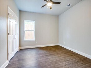 5567 Butternut St in Dallas, TX - Building Photo - Building Photo