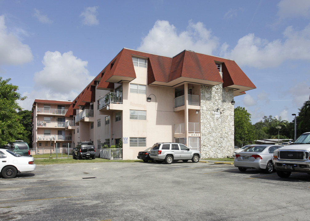 The Oaks in Miami, FL - Foto de edificio