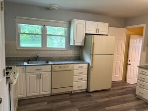 2339 Wesglen Estates Dr in Maryland Heights, MO - Building Photo - Building Photo
