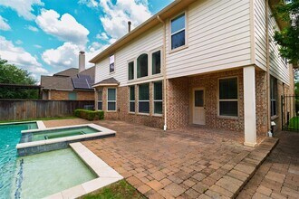 142 Pinto Point Pl in The Woodlands, TX - Building Photo - Building Photo