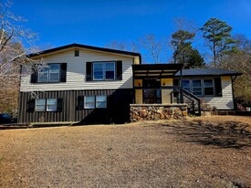 610 12th Ave NE in Jacksonville, AL - Building Photo