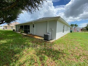 909 SE 14th St in Cape Coral, FL - Building Photo - Building Photo